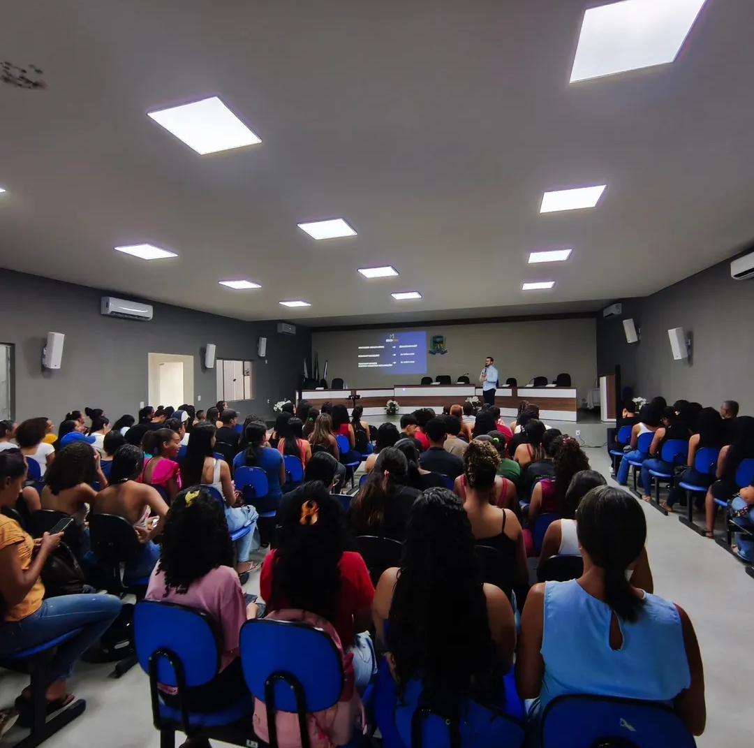 A Câmara Municipal de Oliveira dos Brejinhos está sendo palco de uma grande oportunidade de aprendizado e crescimento!